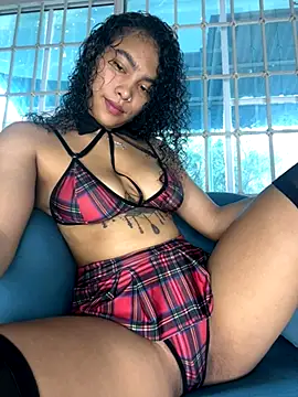 SophieD online show from December 1, 2025, 12:43 pm