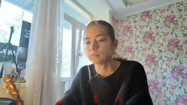 Snapshot of Witching_Moon chatting on September 23, 2025, 8:17 am Witching Moon online show from September 23, 2025, 8:17 am