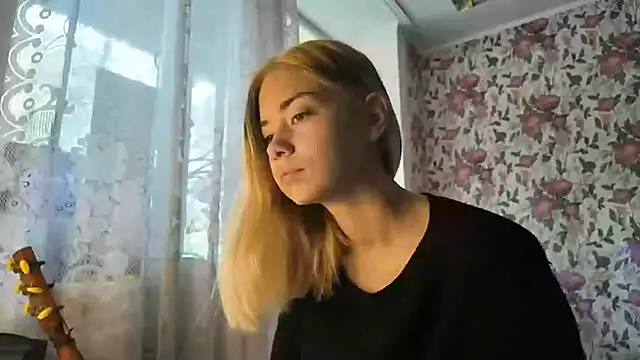 Snapshot of Witching_Moon chatting on September 26, 2025, 7:45 am Witching Moon online show from September 26, 2025, 7:45 am