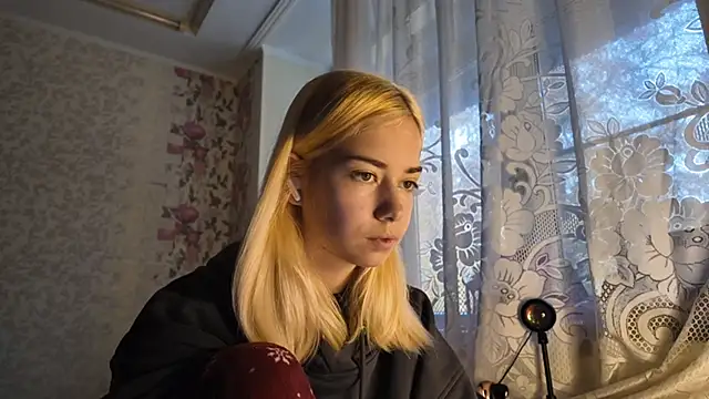 Snapshot of Witching_Moon chatting on October 7, 2025, 7:27 am Witching Moon online show from October 7, 2025, 7:27 am