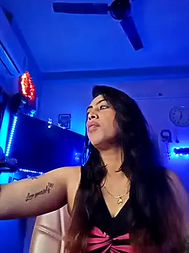 Snapshot of Love_Beauty01 chatting on February 4, 2026, 6:36 pm Love Beauty01 online show from February 4, 2026, 6:36 pm