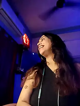 Snapshot of Love_Beauty01 chatting on February 11, 2026, 6:35 pm Love Beauty01 online show from February 11, 2026, 6:35 pm