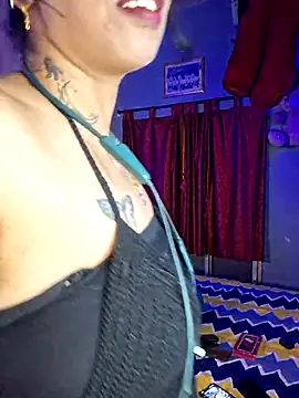 Love Beauty01 online show from April 1, 2026, 6:49 pm