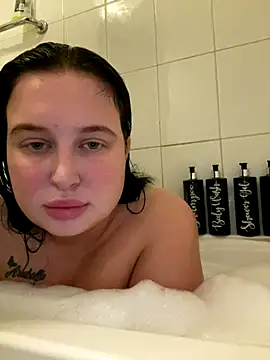 Snapshot of brunetteGirl274 chatting on October 23, 2025, 7:56 pm brunetteGirl274 online show from October 23, 2025, 7:56 pm