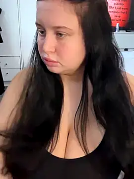 Snapshot of brunetteGirl274 chatting on November 4, 2025, 11:42 am brunetteGirl274 online show from November 4, 2025, 11:42 am