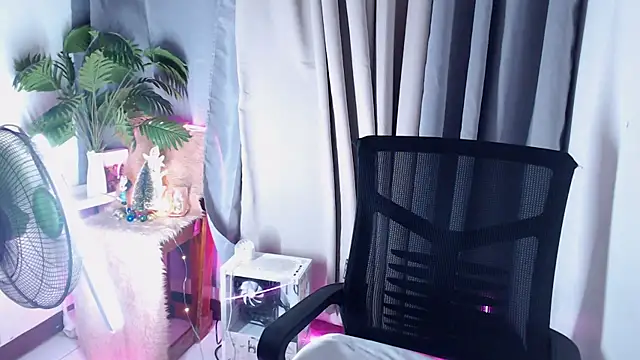 pinkcock froi2305 online show from November 18, 2025, 4:39 am