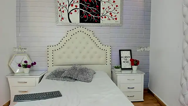 Snapshot of Valentiinoss chatting on December 18, 2025, 9:10 pm Valentiinoss online show from December 18, 2025, 9:10 pm