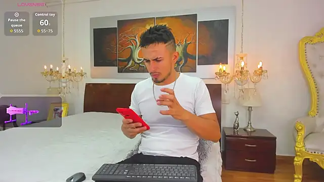 Snapshot of Valentiinoss chatting on February 4, 2026, 8:36 pm Valentiinoss online show from February 4, 2026, 8:36 pm