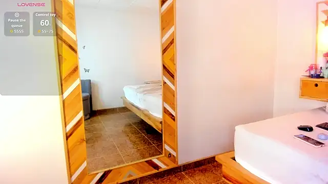 SoleneFontaine online show from September 10, 2025, 11:43 am