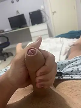 Snapshot of Novinho16cmz chatting on February 2, 2026, 2:21 am Novinho16cmz online show from February 2, 2026, 2:21 am