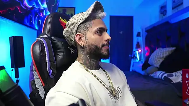 logan hugh8 online show from February 3, 2026, 6:40 am