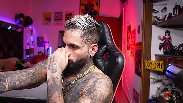 logan hugh8 online show from April 7, 2026, 7:31 am