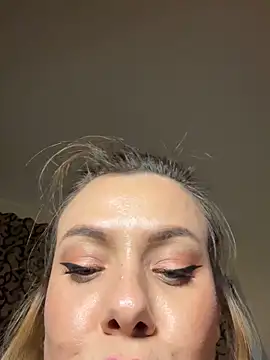 Snapshot of emmasweett11 chatting on October 19, 2025, 1:56 pm emmasweett11 online show from October 19, 2025, 1:56 pm