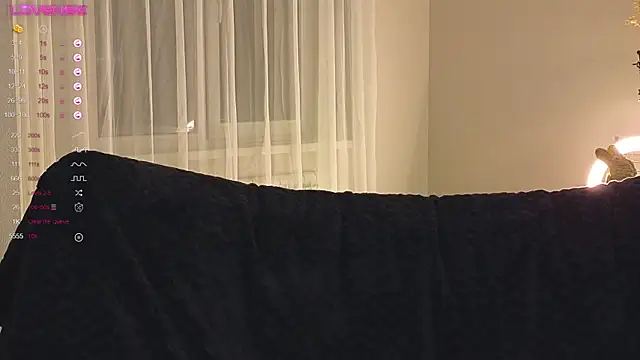 NyxaThorn online show from October 27, 2025, 2:43 pm