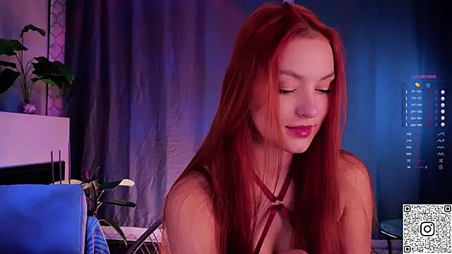 GildedKitten online show from November 9, 2025, 6:50 pm