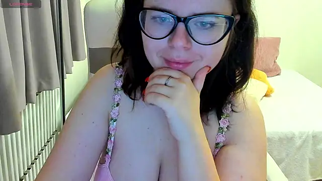 MilisaSweet777 online show from December 19, 2025, 8:27 pm