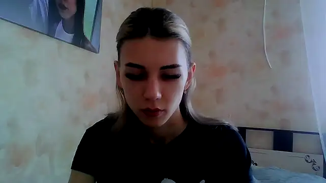 Crazy Empresis online show from April 3, 2026, 5:27 am