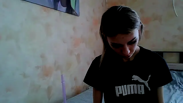 Crazy Empresis online show from April 14, 2026, 5:46 am