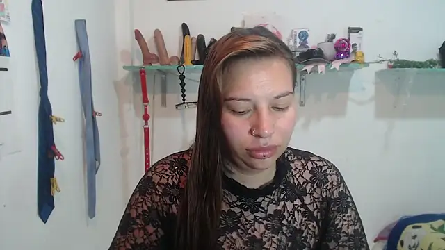 cloequeen15 online show from September 18, 2025, 10:17 am