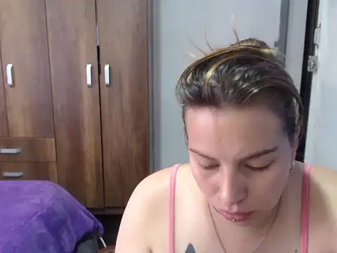 cloequeen15 online show from October 22, 2025, 5:24 pm