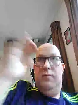 Snapshot of geilerd122 chatting on October 6, 2025, 4:48 pm geilerd122 online show from October 6, 2025, 4:48 pm