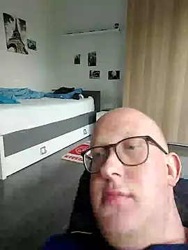 Snapshot of geilerd122 chatting on October 8, 2025, 2:47 pm geilerd122 online show from October 8, 2025, 2:47 pm