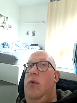 Snapshot of geilerd122 chatting on February 22, 2026, 2:37 pm geilerd122 online show from February 22, 2026, 2:37 pm