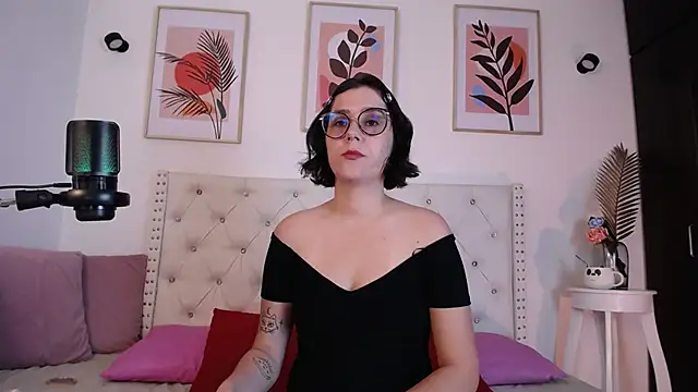 barbyehot online show from November 7, 2025, 10:54 pm