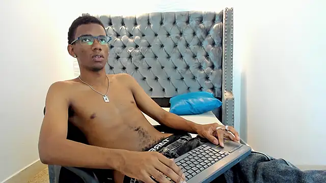 nero reyd online show from November 18, 2025, 7:07 pm