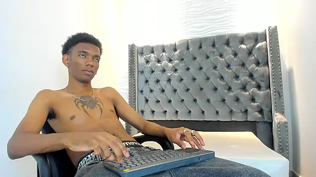 Snapshot of nero_reyd chatting on April 22, 2026, 7:15 pm nero reyd online show from April 22, 2026, 7:15 pm