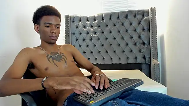 Snapshot of nero_reyd chatting on May 11, 2026, 7:22 pm nero reyd online show from May 11, 2026, 7:22 pm