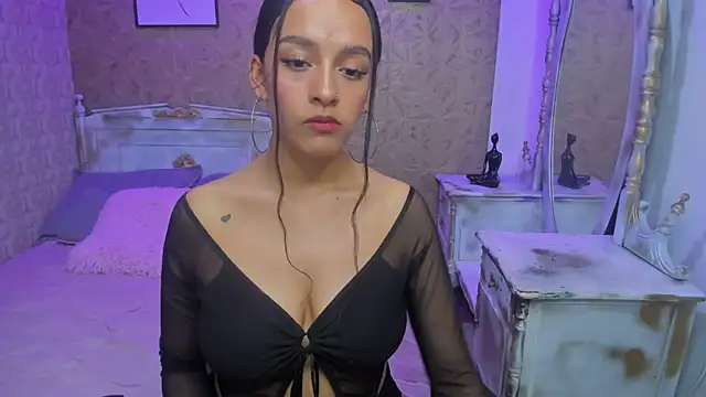 Snapshot of Salome_Smitth_1 chatting on January 14, 2026, 8:25 pm Salome Smitth 1 online show from January 14, 2026, 8:25 pm