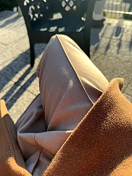 maialexte online show from December 14, 2025, 2:11 pm