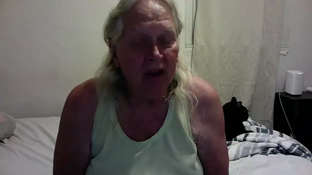 OldLadySara online show from October 20, 2025, 12:33 am