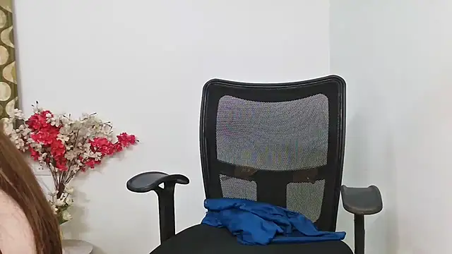 ruby100 online show from January 14, 2026, 8:47 pm