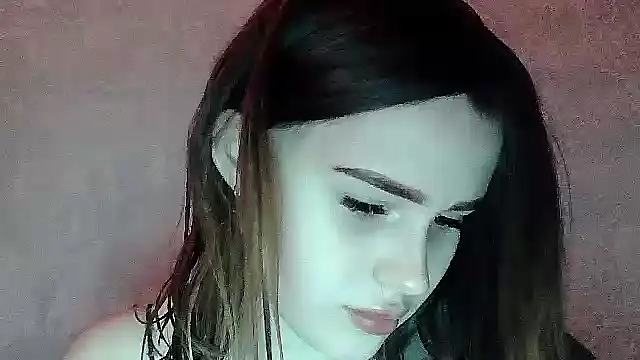 SweetLoraa online show from November 12, 2025, 7:35 pm