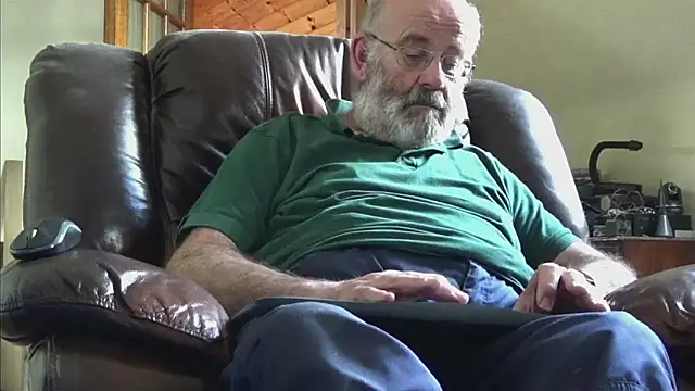 janzer13 online show from September 12, 2025, 12:49 pm