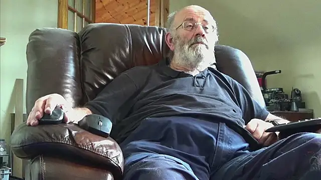 janzer13 online show from February 12, 2026, 2:12 pm