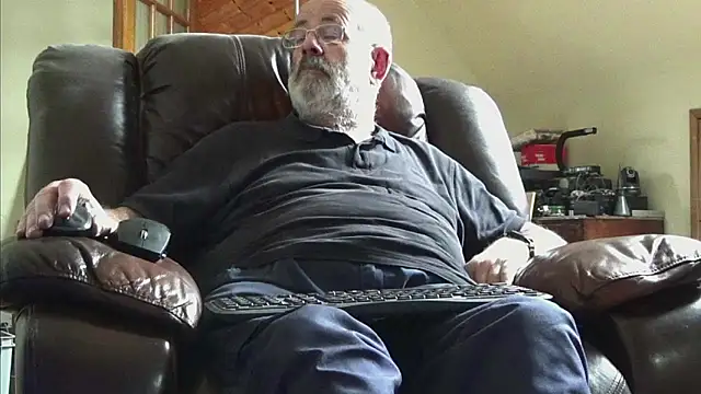 janzer13 online show from March 24, 2026, 2:11 pm