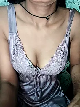 Crystil love-21 online show from April 15, 2026, 10:44 am