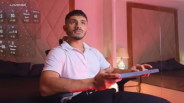 ArturoCardona  online show from February 14, 2026, 1:41 pm