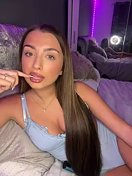 ellariverss online show from August 6, 2026, 2:46 am