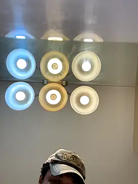 KeYBuMp323 online show from December 4, 2025, 3:21 pm