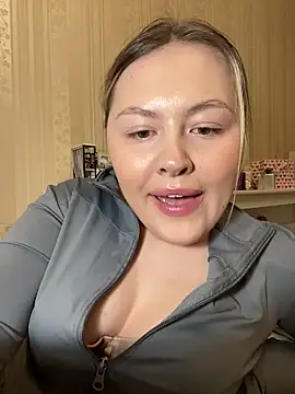 Snapshot of SunshineEmma chatting on February 10, 2026, 1:43 am SunshineEmma online show from February 10, 2026, 1:43 am