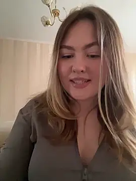 Snapshot of SunshineEmma chatting on April 26, 2026, 5:43 pm SunshineEmma online show from April 26, 2026, 5:43 pm
