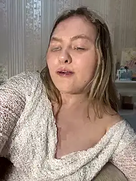 Snapshot of SunshineEmma chatting on June 1, 2026, 7:37 pm SunshineEmma online show from June 1, 2026, 7:37 pm