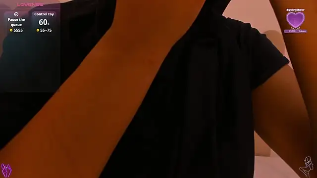 Jasmin hamdan online show from November 26, 2025, 6:42 pm