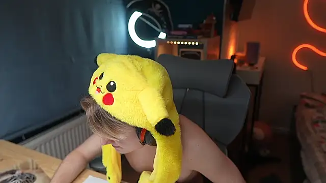 Snapshot of Serxyi chatting on January 11, 2026, 3:17 pm Serxyi online show from January 11, 2026, 3:17 pm