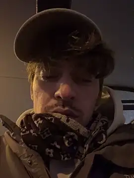 hottest23 online show from December 13, 2025, 10:48 pm