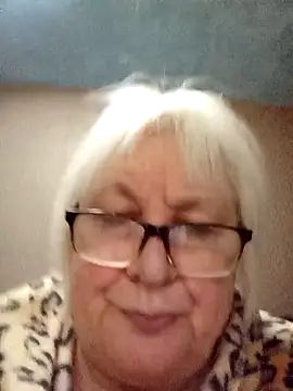 Alexia64231 online show from November 24, 2025, 3:28 am